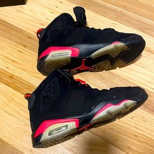 Black Air Jordan 6 Retro Size 4.5Y = Size 6 women’s